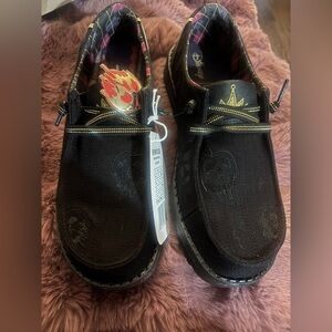 Hey Dude Disney Black Evil Queen Size 8